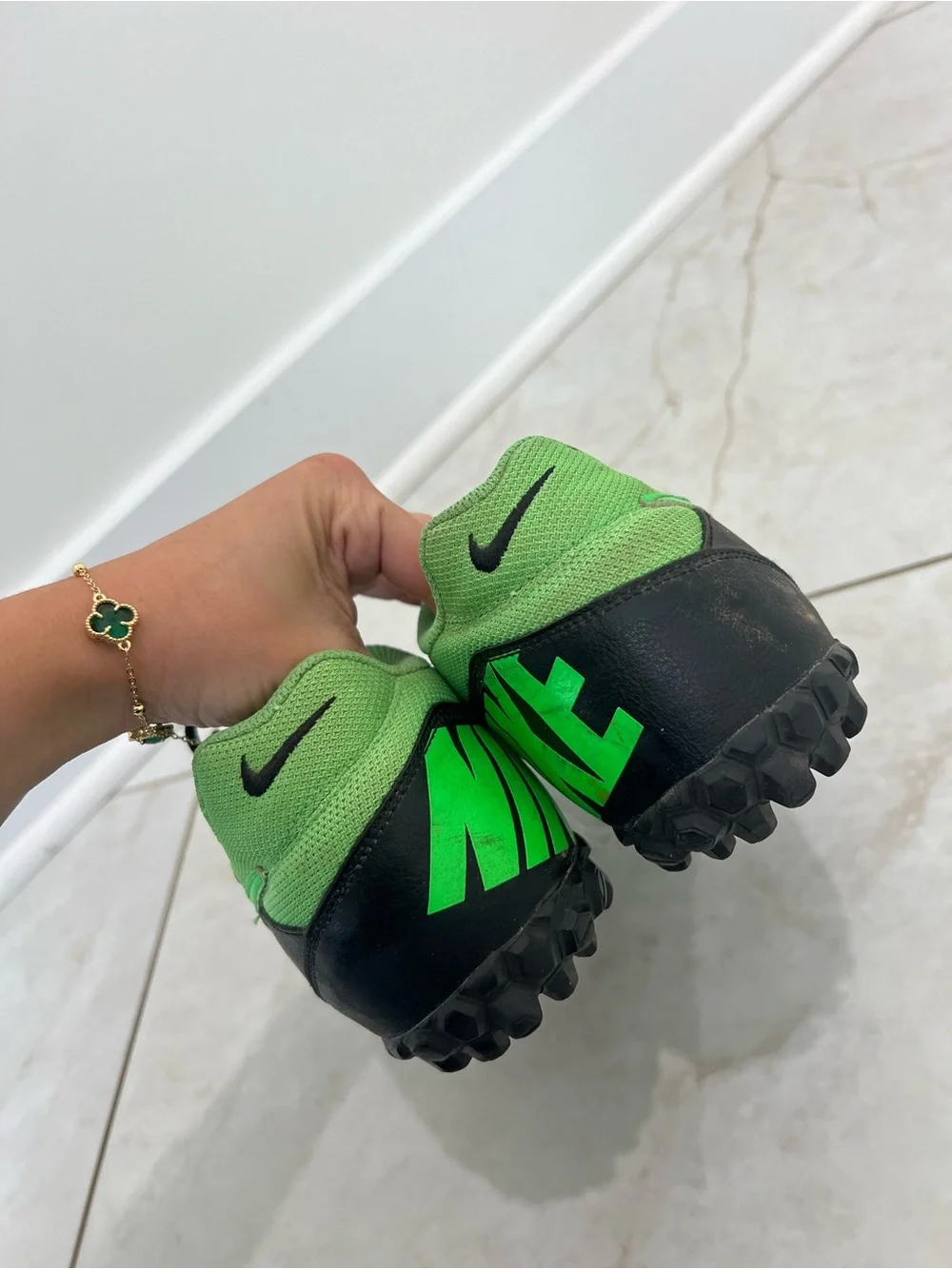 Nike Black / Green Bomba Soccer Shoes Size 11 US
